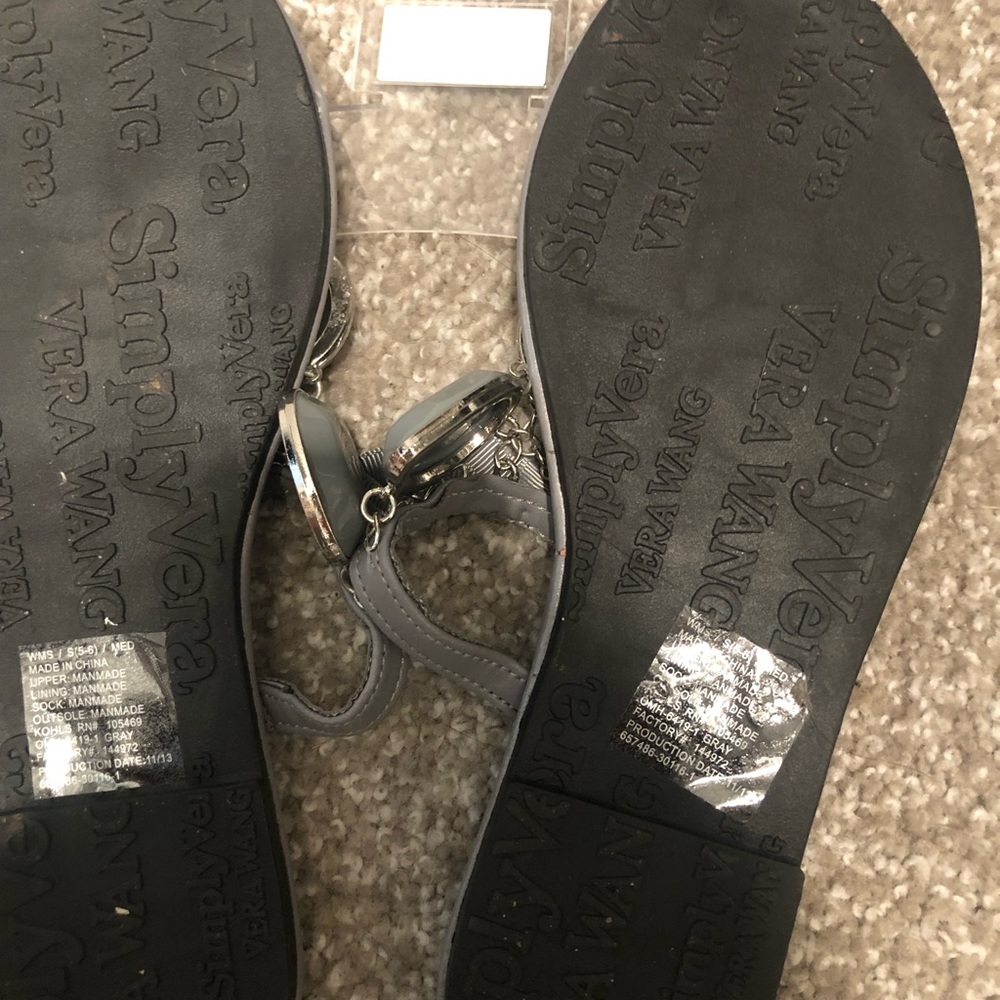 BNWT VERA WANG FLATS size 5/6 - Picture 4 of 5